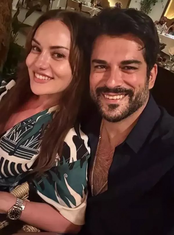Fahriye Evcen'den ağustos paylaşımı geldi!